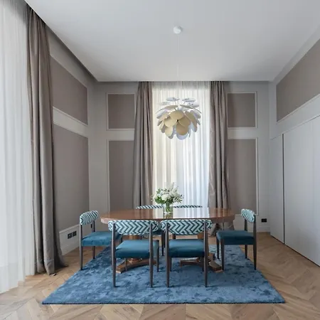 - Palazzo Signoria Luxury 1-biancone *